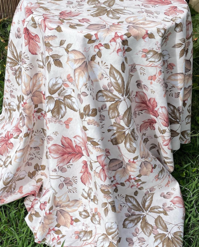 Tela de Hojas Rosas y Beige